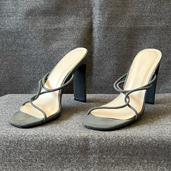 PrettyLittleThing Shoes - ⭐️ Offer B2G2! BUY 2 GET 2 FREE! 
Pretty Little Thing Black Iridescent Heels